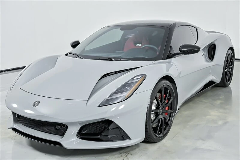 2025 Lotus Emira - Image 6 of 21