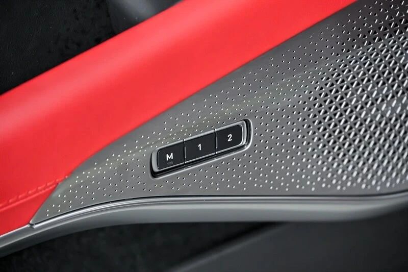 2025 Lotus Emira - Image 16 of 21