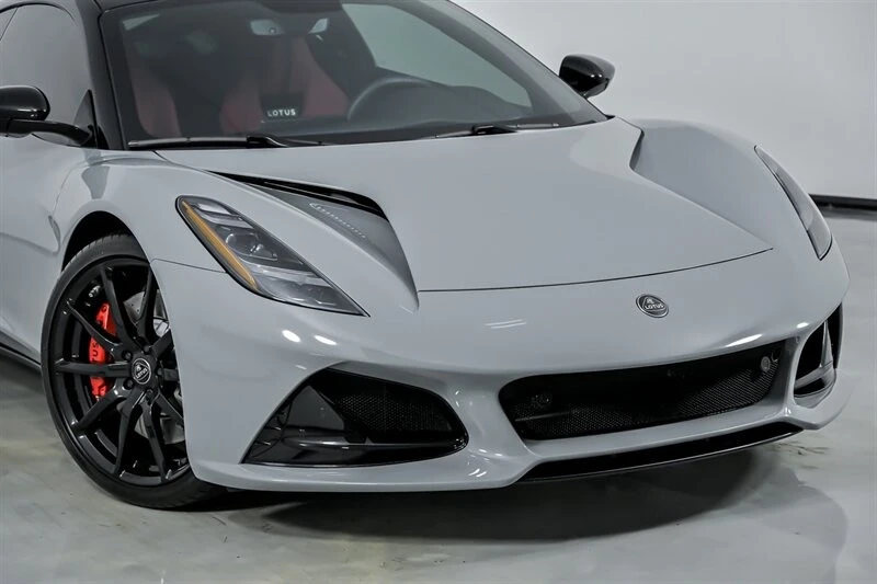 2025 Lotus Emira - Image 3 of 21