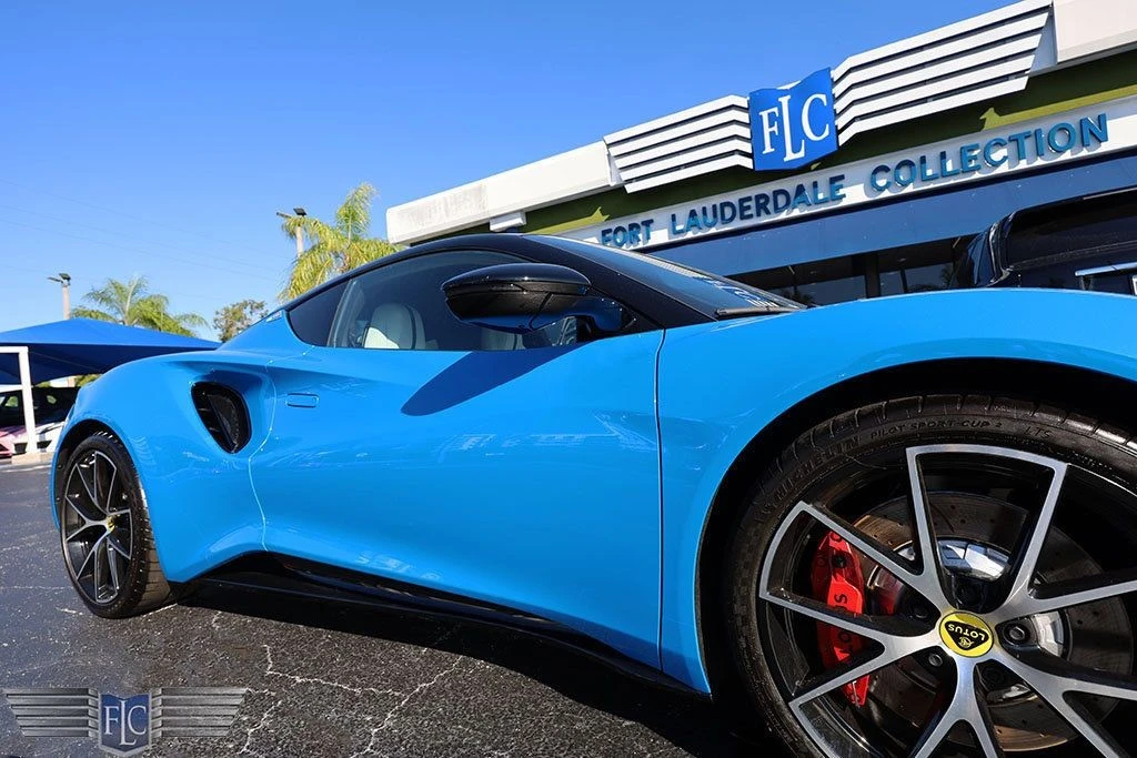2025 Lotus Emira - Image 9 of 12
