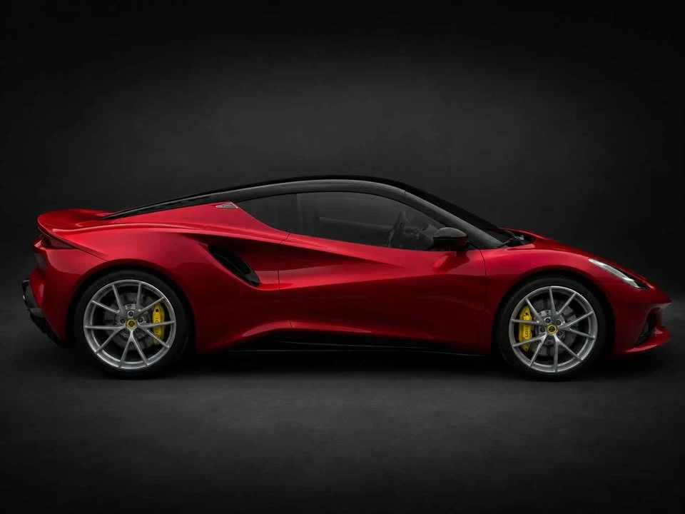 2025 Lotus Emira - Image 4 of 8