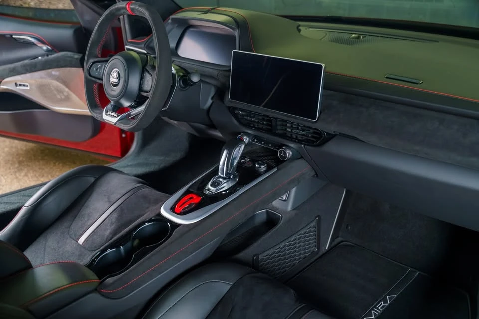 2025 Lotus Emira - Image 13 of 20