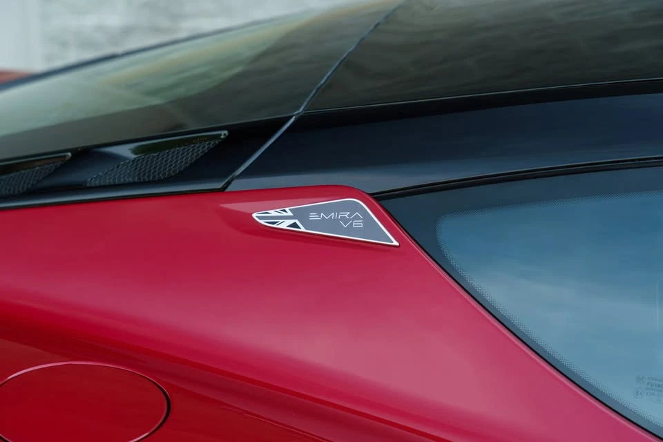 2025 Lotus Emira - Image 8 of 20