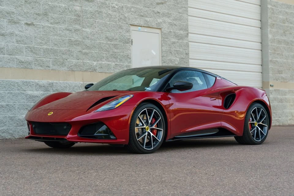 2025 Lotus Emira - Image 2 of 20