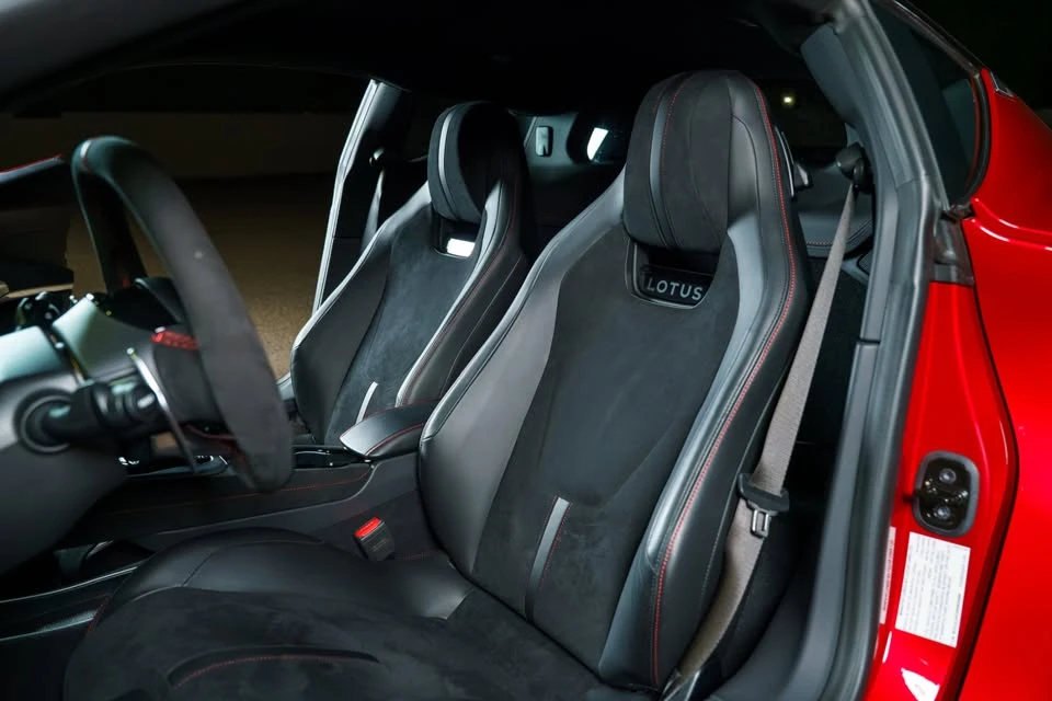 2025 Lotus Emira - Image 12 of 20