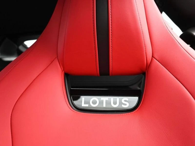 2025 Lotus Emira - Image 13 of 20