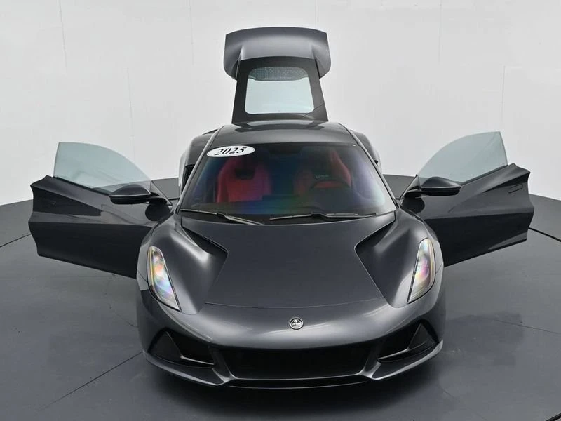 2025 Lotus Emira - Image 19 of 20