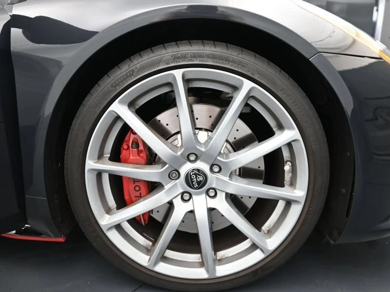 2025 Lotus Emira - Image 18 of 20