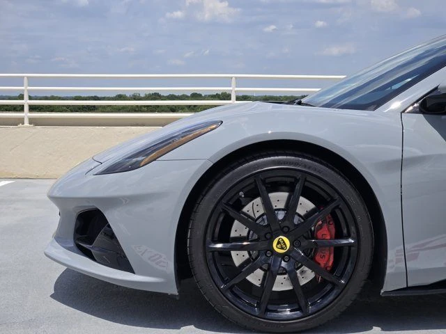 2025 Lotus Emira - Image 9 of 20