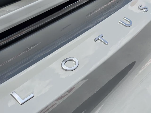 2025 Lotus Emira - Image 12 of 20