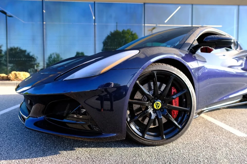 2025 Lotus Emira - Image 2 of 11