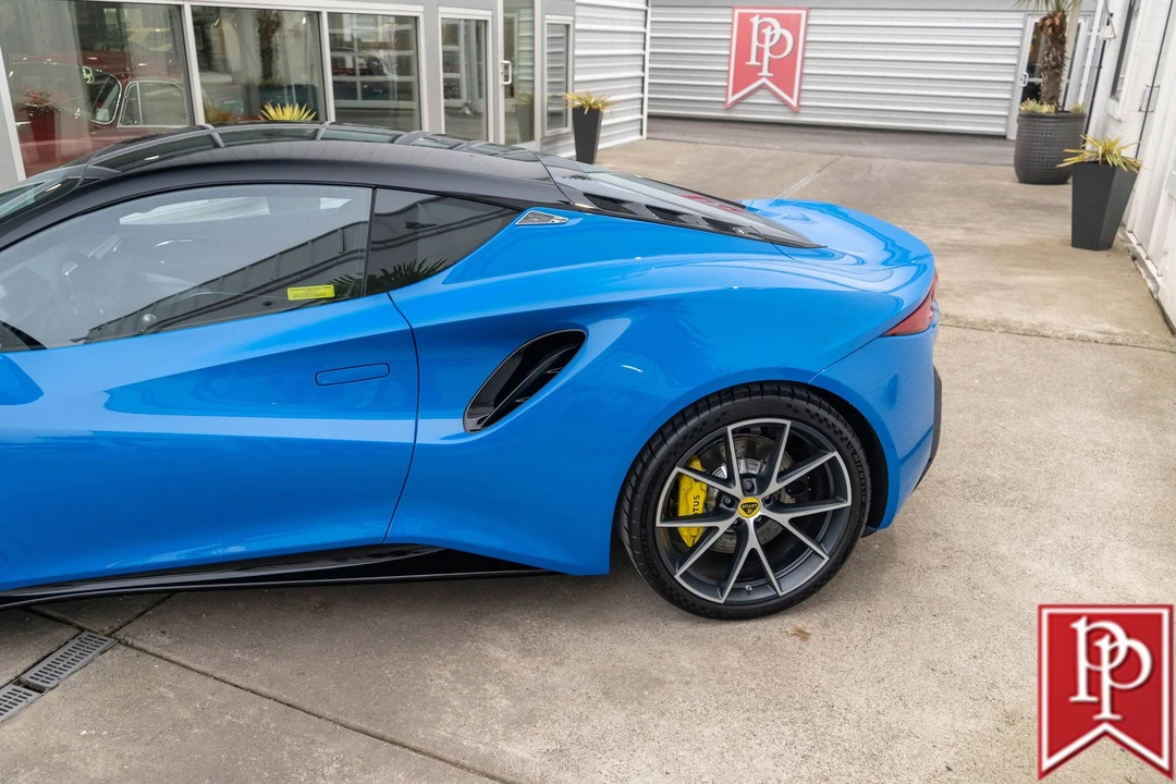 2025 Lotus Emira - Image 4 of 21