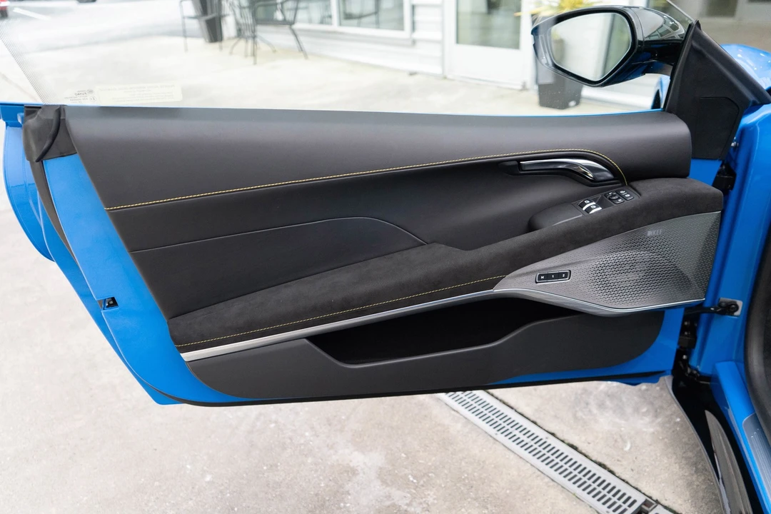 2025 Lotus Emira - Image 9 of 21