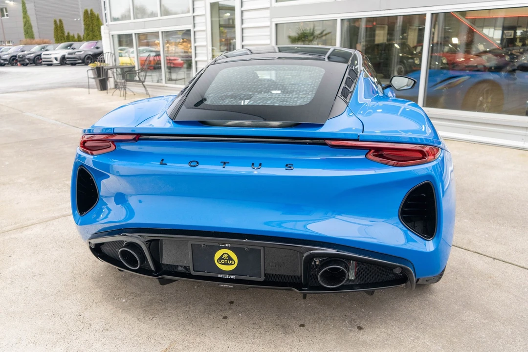 2025 Lotus Emira - Image 5 of 21