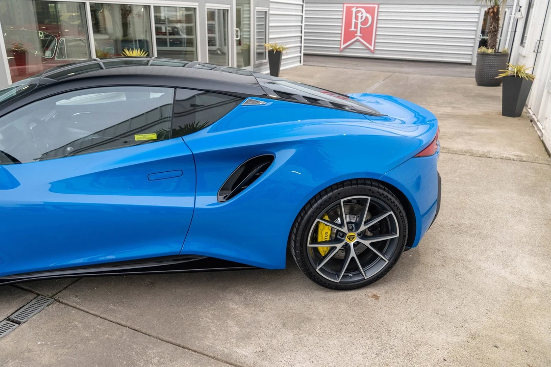 2025 Lotus Emira - Image 4 of 21