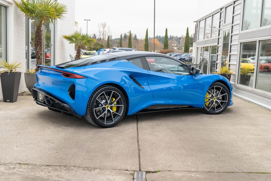 2025 Lotus Emira - Image 6 of 21