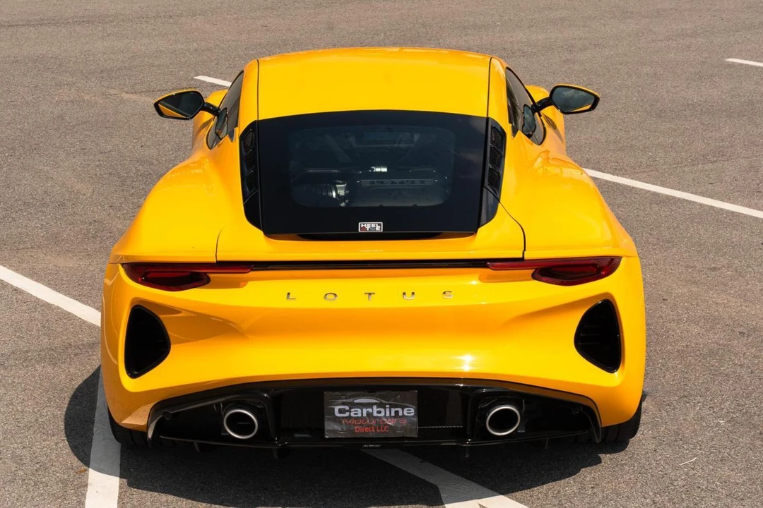 2025 Lotus Emira - Image 5 of 31