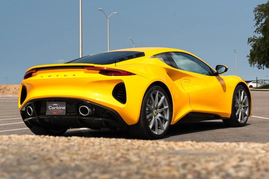 2025 Lotus Emira - Image 4 of 31
