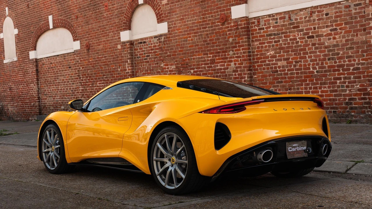 2025 Lotus Emira - Image 31 of 31