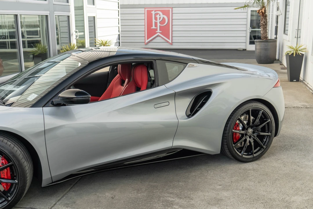 2025 Lotus Emira - Image 4 of 21