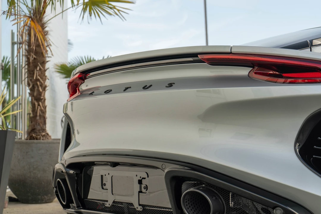 2025 Lotus Emira - Image 7 of 21