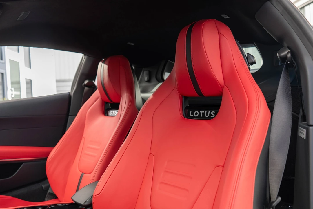 2025 Lotus Emira - Image 10 of 21