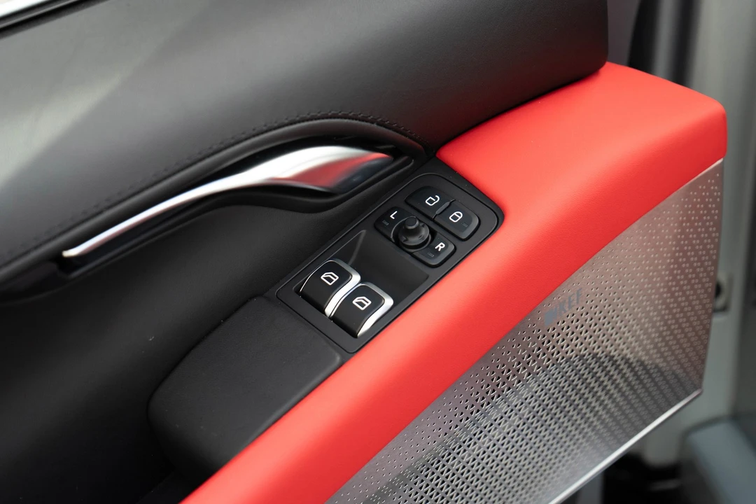 2025 Lotus Emira - Image 12 of 21