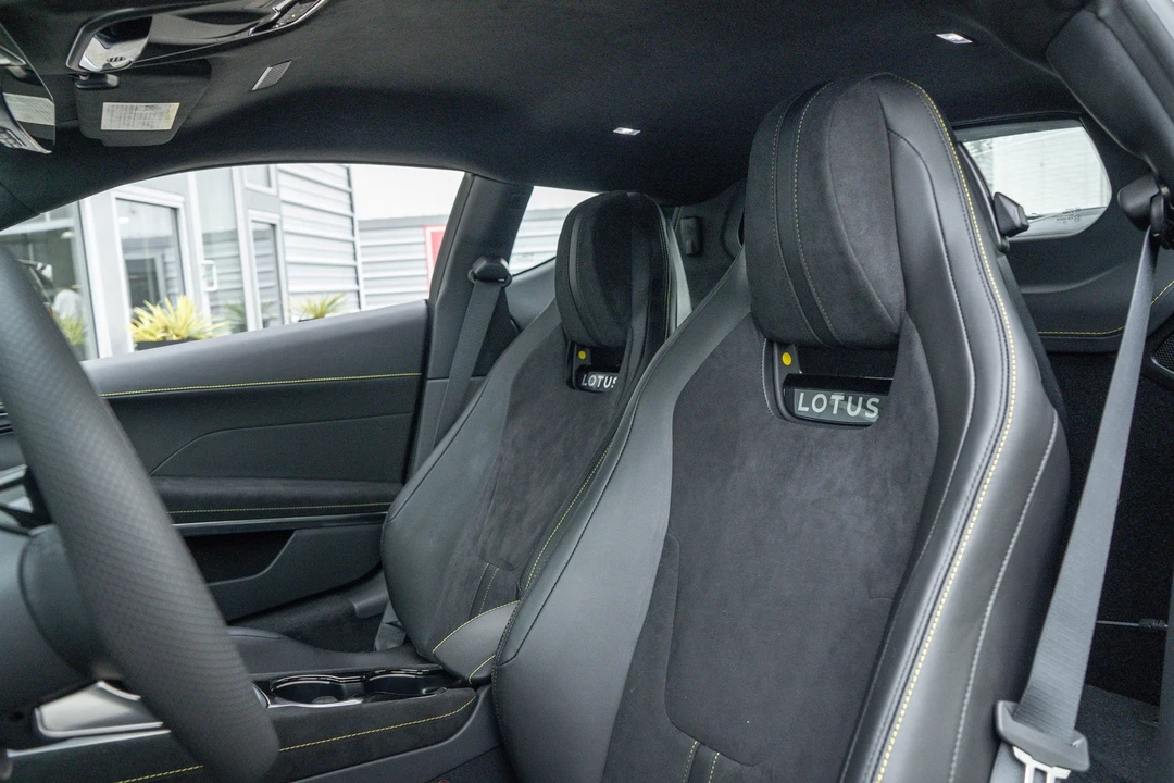 2025 Lotus Emira - Image 16 of 21