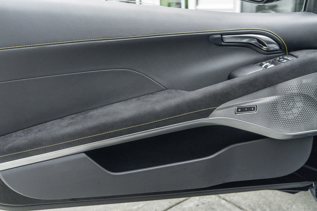 2025 Lotus Emira - Image 14 of 21