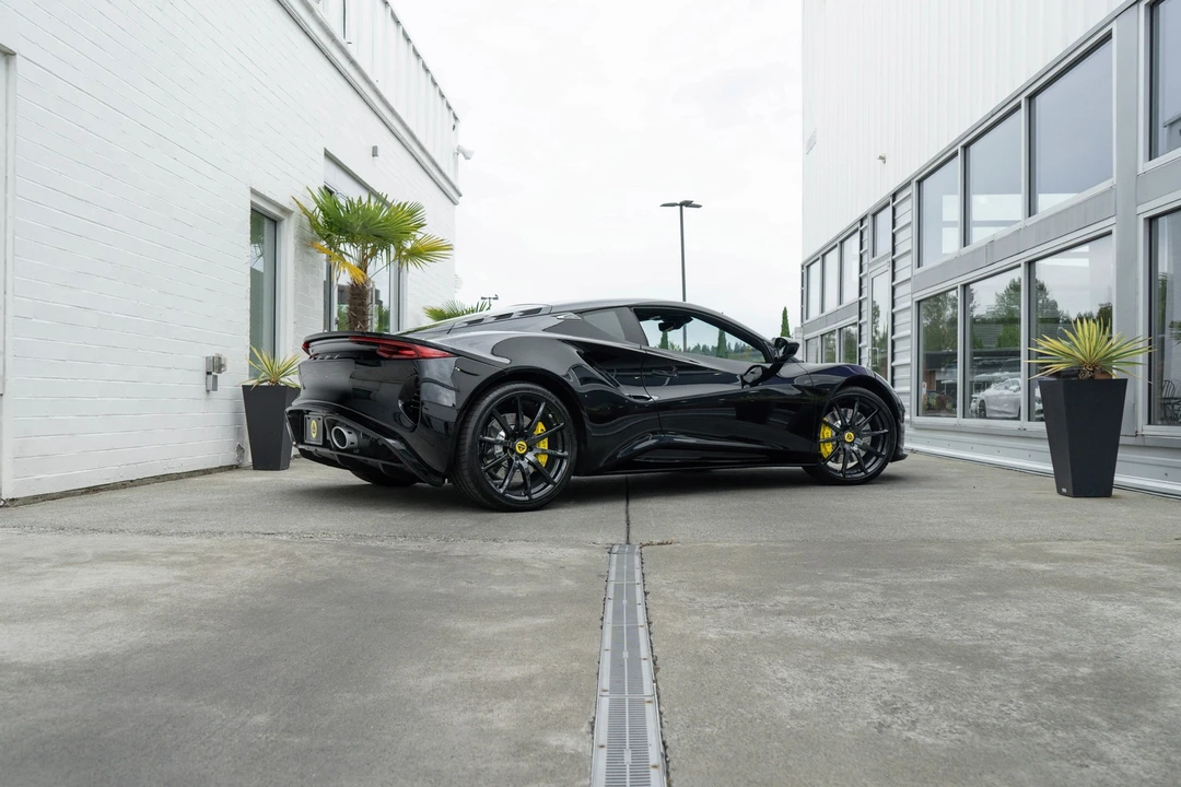 2025 Lotus Emira - Image 6 of 21