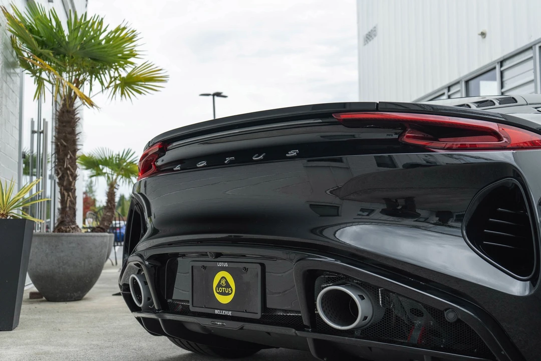 2025 Lotus Emira - Image 9 of 21