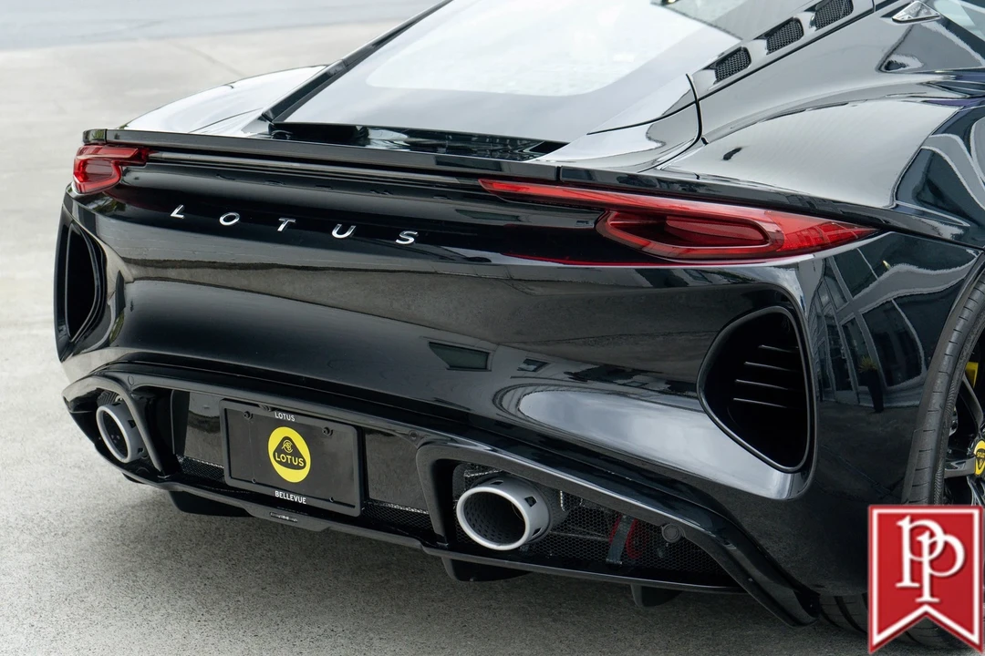 2025 Lotus Emira - Image 5 of 21