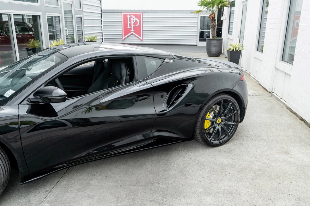 2025 Lotus Emira - Image 4 of 21