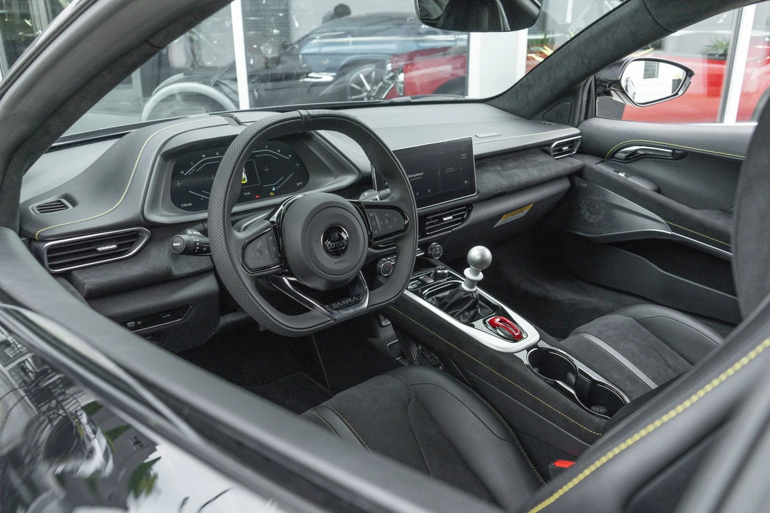 2025 Lotus Emira - Image 10 of 21