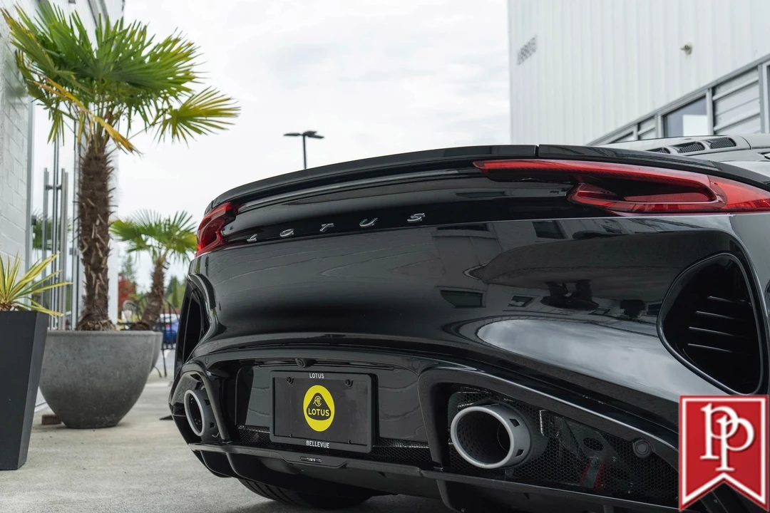 2025 Lotus Emira - Image 9 of 21