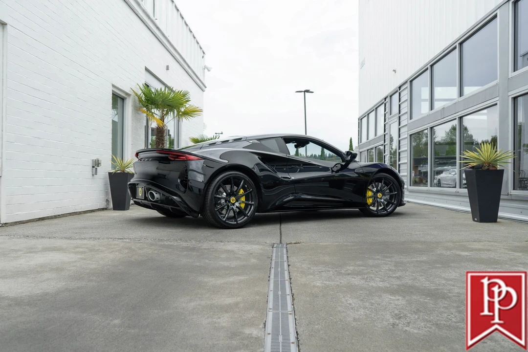 2025 Lotus Emira - Image 6 of 21