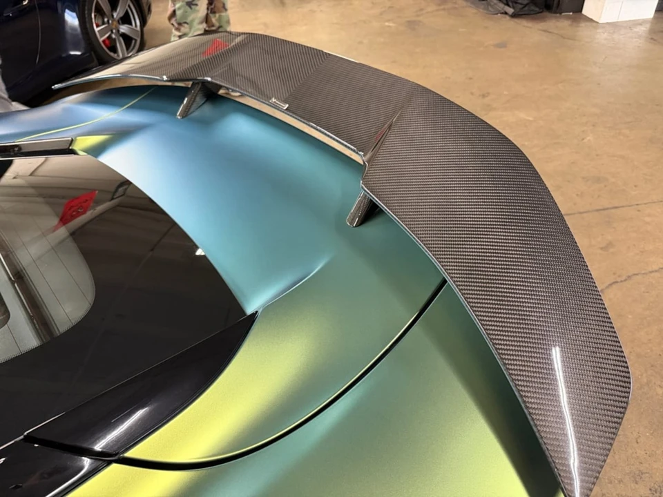 2025 Lotus Emira - Image 23 of 28
