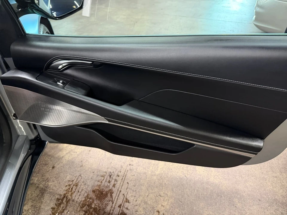 2025 Lotus Emira - Image 15 of 28