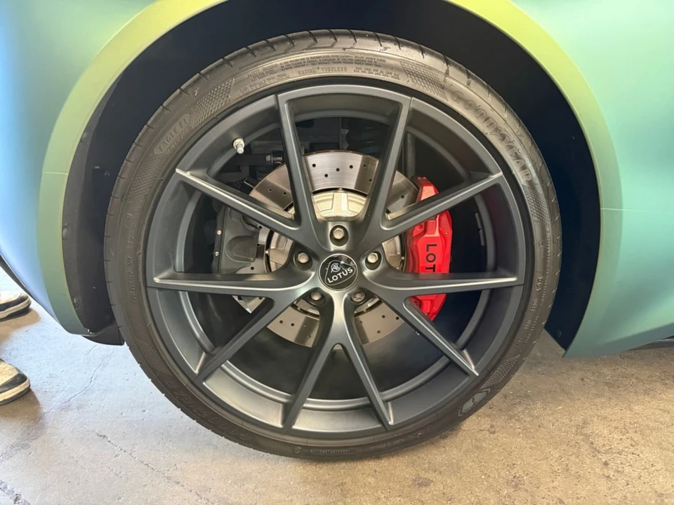 2025 Lotus Emira - Image 21 of 28