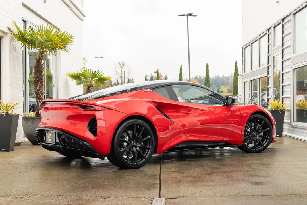 2025 Lotus Emira - Image 6 of 21