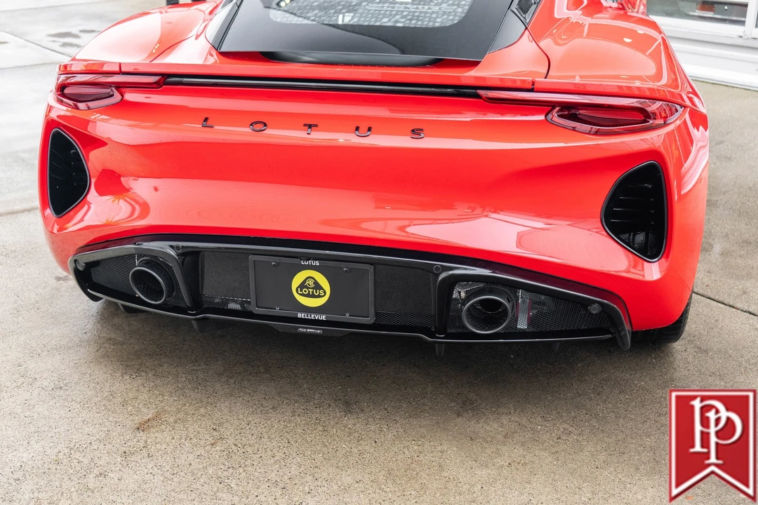 2025 Lotus Emira - Image 5 of 21