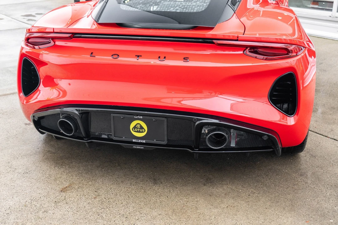 2025 Lotus Emira - Image 5 of 21