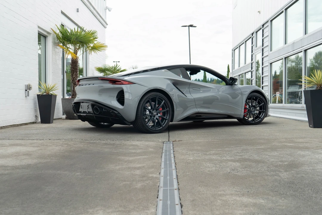 2025 Lotus Emira - Image 6 of 21