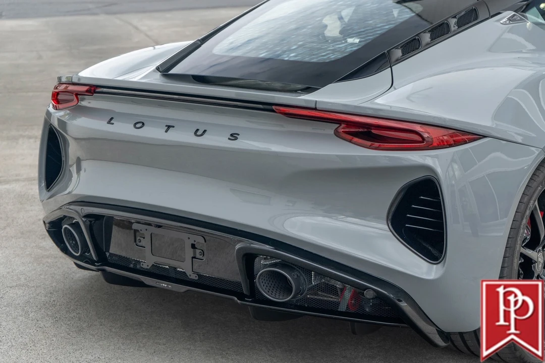2025 Lotus Emira - Image 5 of 21