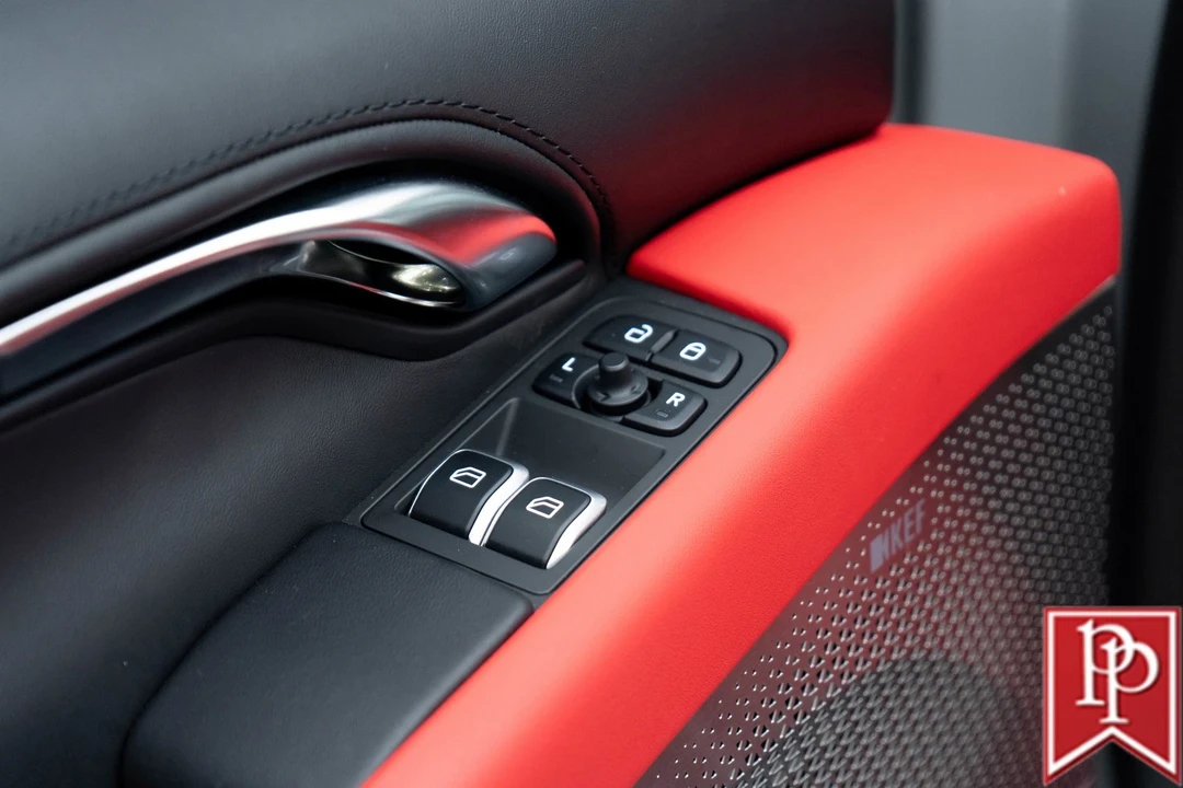 2025 Lotus Emira - Image 11 of 21