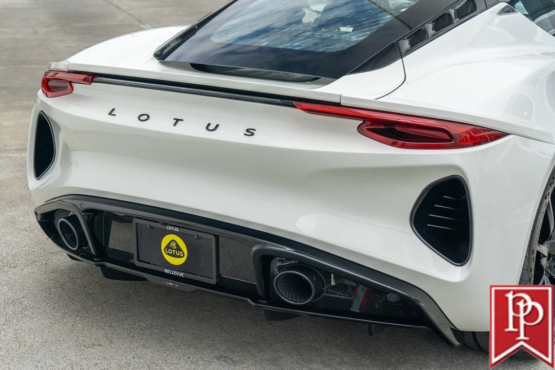 2025 Lotus Emira - Image 6 of 21
