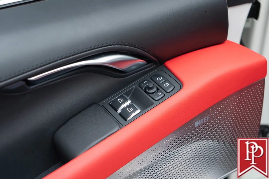 2025 Lotus Emira - Image 11 of 21