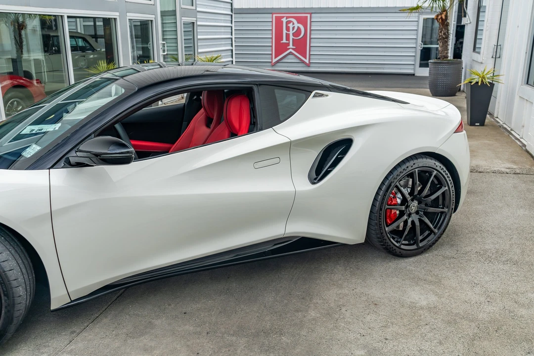 2025 Lotus Emira - Image 4 of 21