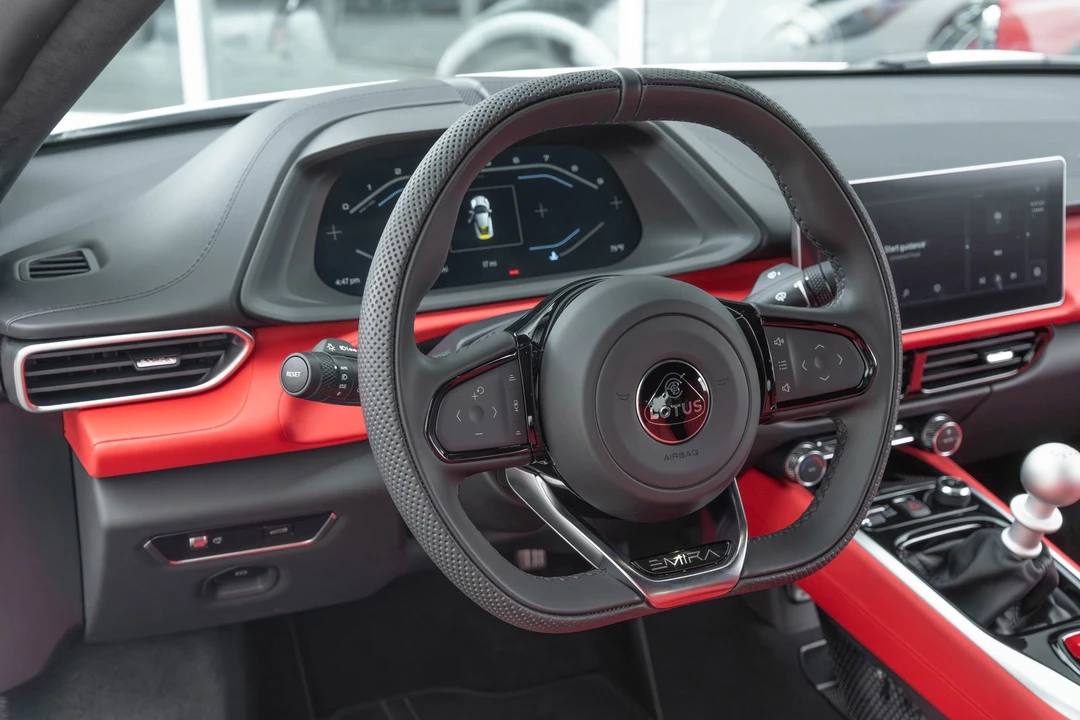 2025 Lotus Emira - Image 13 of 21