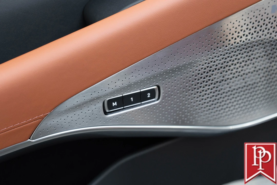 2025 Lotus Emira - Image 11 of 21